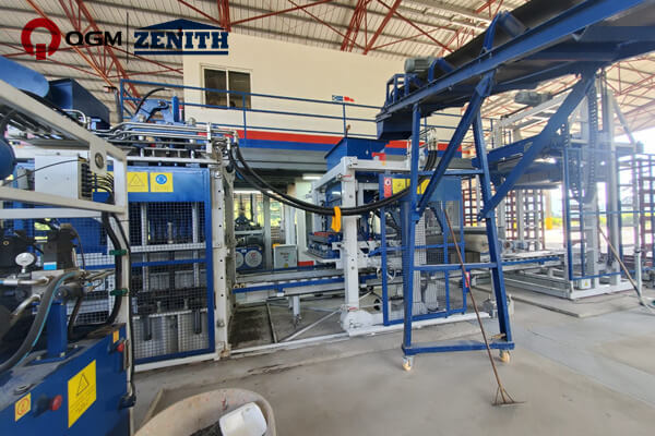 QGM NUOVA macchina automatica per la produzione di blocchi di cemento ZN900C in Honduras