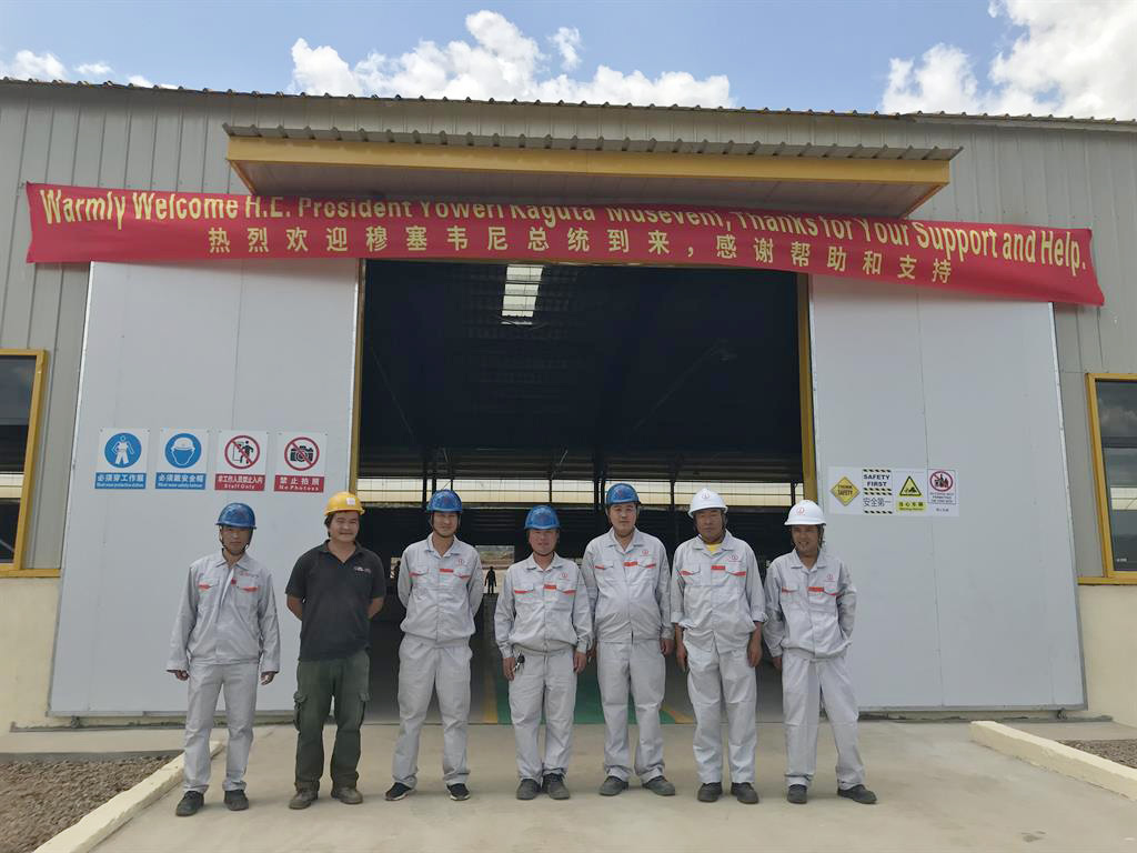 中国・アフリカ協力の道を切り開き、QGMブロック機械が中国・ウガンダ工業団地の建設を支援